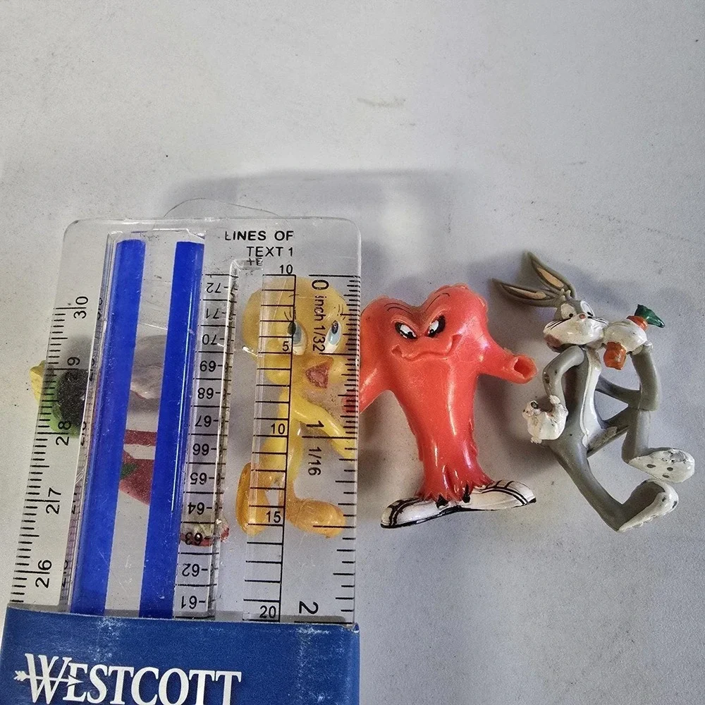 Bugs Bunny Tweety Pencil Toppe Small Figures Used Some Broke Lot Of 4 WB S03 Lot